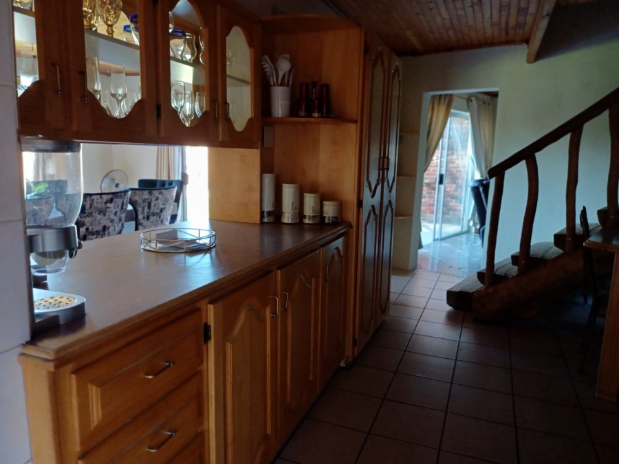 4 Bedroom Property for Sale in Heilbron Free State